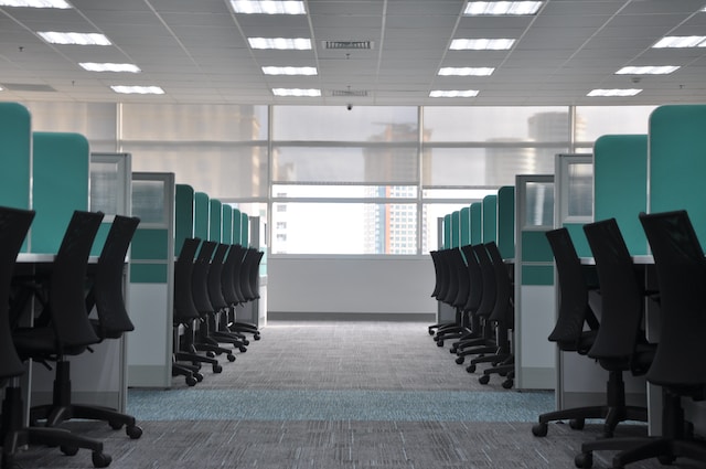 Advantages of Pre-Owned Cubicles in an Office